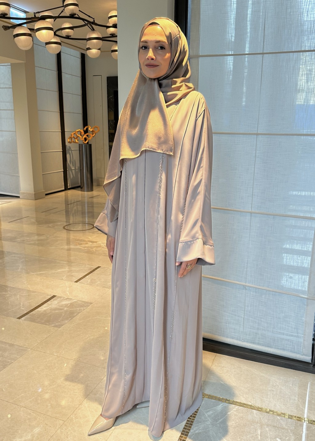 Aura Taşlı Abaya Krem