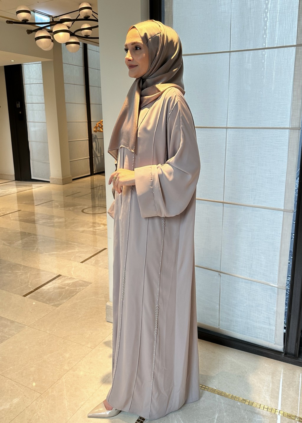Aura Taşlı Abaya Krem