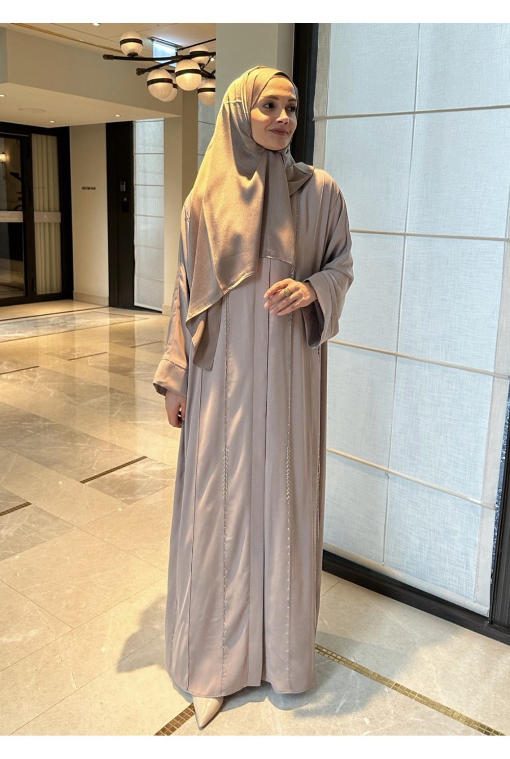 Aura Taşlı Abaya Krem