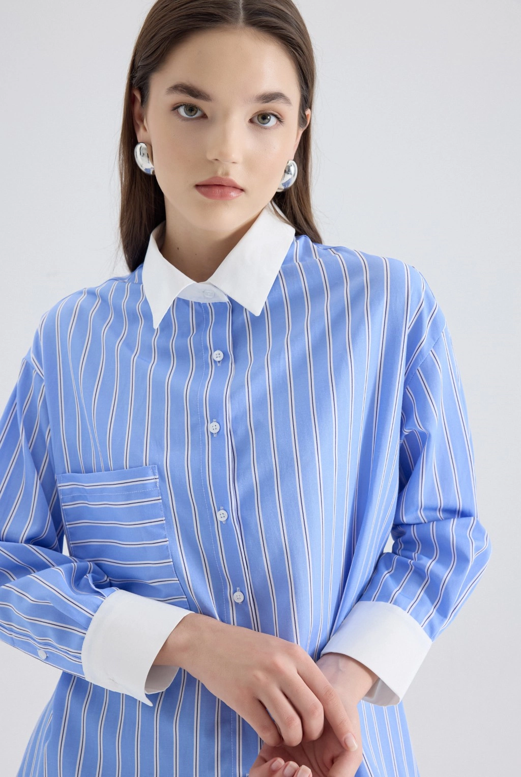 Beyaz Yaka Manşet Mavi