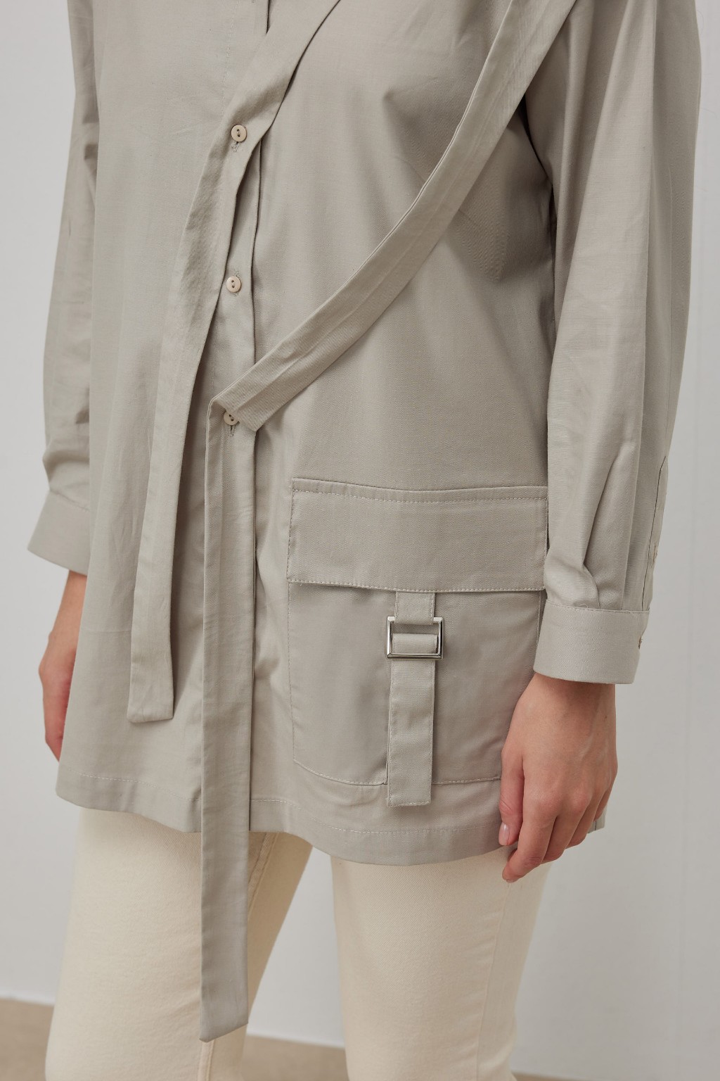 Şeritli Gömlek Taş